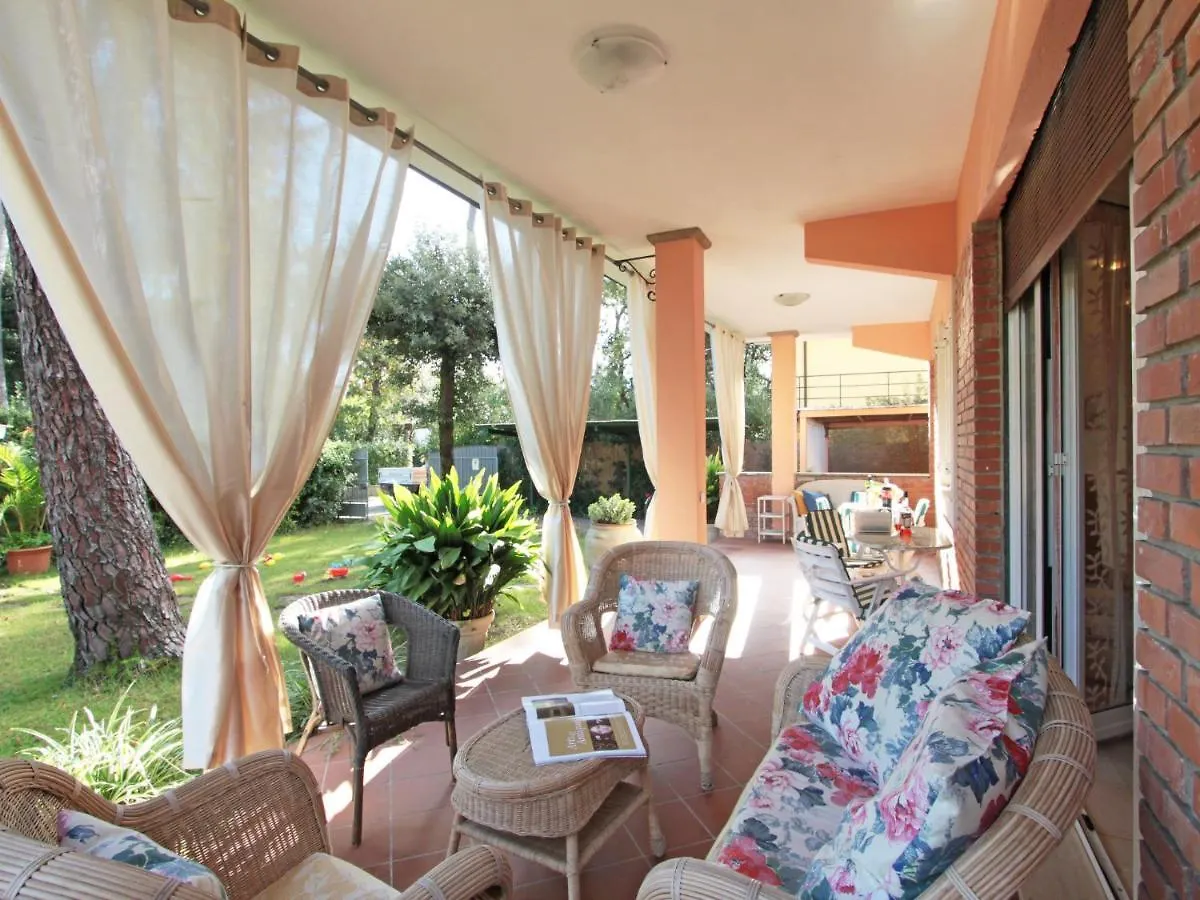 Locazione Turistica La Lupa Villa Forte dei Marmi 0*,  Italy